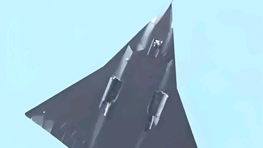 二四六資料二四六,小米SU7事故駕齡爭(zhēng)議解讀_工具版V2.74